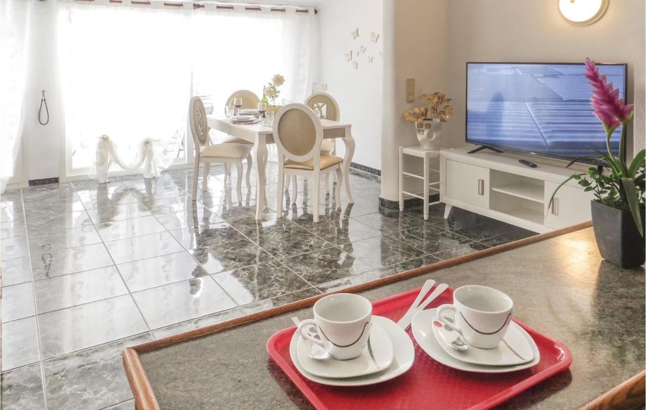 2 Bedroom Stunning Apartment In Torrevieja Exterior photo