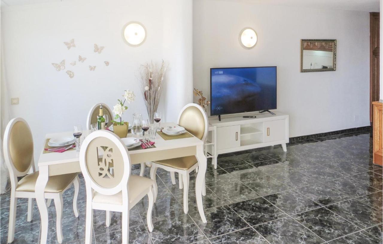 2 Bedroom Stunning Apartment In Torrevieja Exterior photo